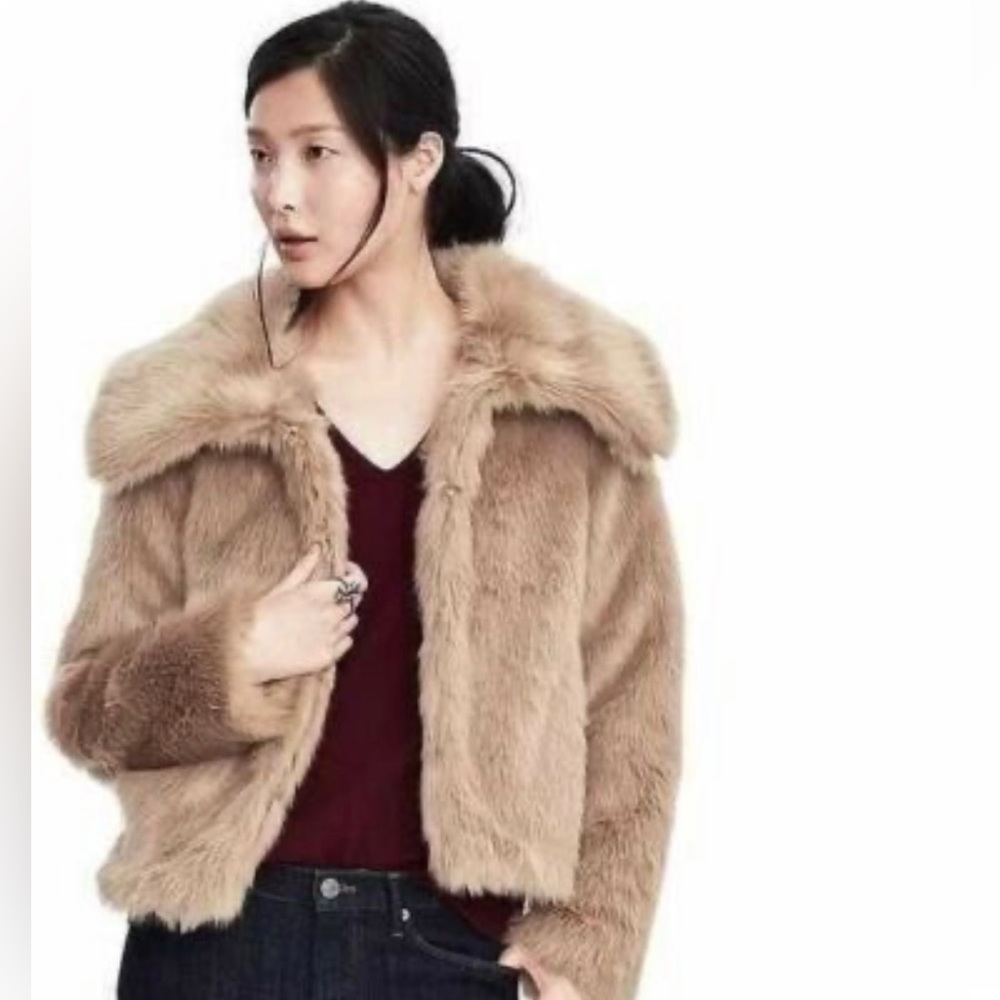 Banana Republic Women’s XS Faux Fur Jacket